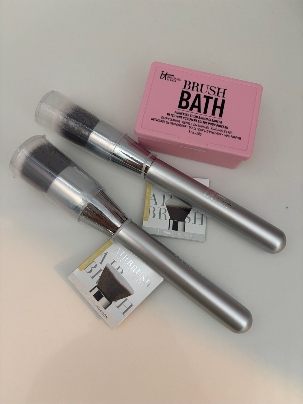IT Cosmetics Foundation Brushes + Brush Bath - Picture 5 of 14